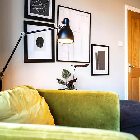 Stylish 4 Bedroom - Garden - Parking * York