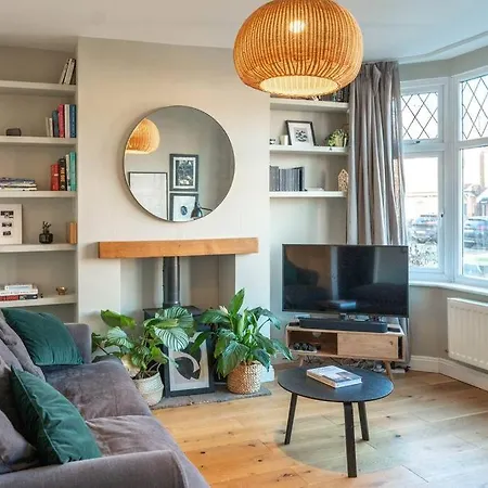 Stylish 4 Bedroom - Garden - Parking * 约克